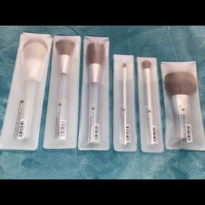 Makeup brushes